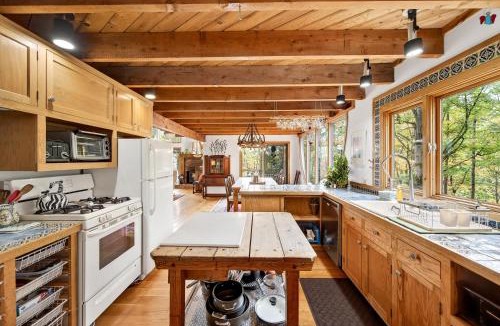 Ellicottville Ski Chalet | Spacious 6 Bedroom Chalet Near Holiday Valley