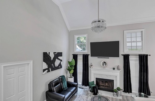 Fayetteville House | Spacious 6-bedroom house in Fayetteville with Pool and Full Basement Sleeps 20
