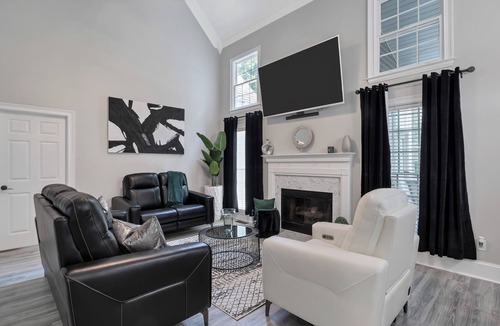 Fayetteville House | Spacious 6-bedroom house in Fayetteville with Pool and Full Basement Sleeps 20