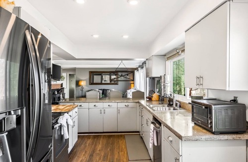 South Kansas City House | Spacious 6-bedroom house in Kansas City