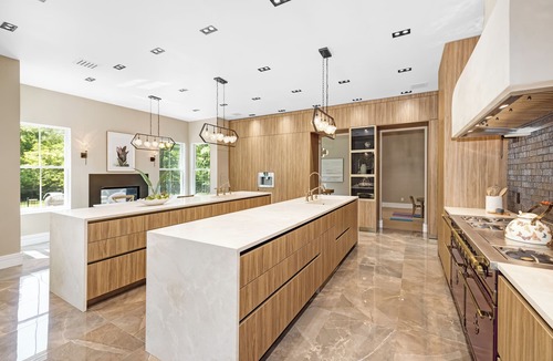 Saddle River House | Spacious 6-bedroom house in fabulous Saddle River with AC