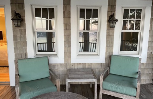 Edgewater House | Spacious 6-Bedroom Waterfront Retreat