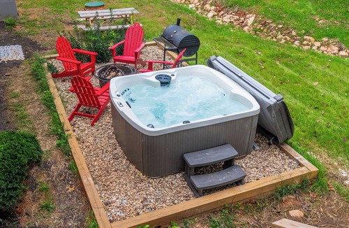 Faber House | Spacious 6 Br Hot Tub Pool Table On 151
