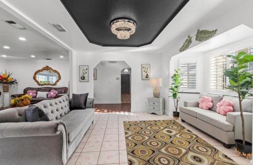 Arden-Arcade House | Spacious 6 BR Patio + Deck Sleeps 13