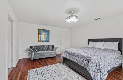 Arden-Arcade House | Spacious 6 BR Patio + Deck Sleeps 13