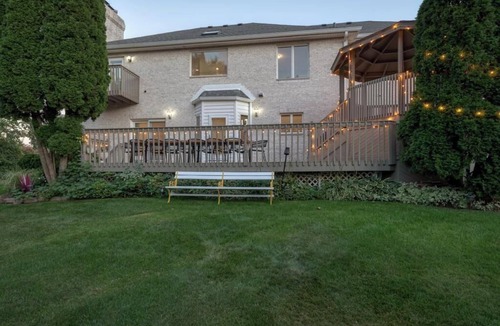 Bartlett House | Spacious 6 BR Villa, Birthday, Events, Sleeps 20