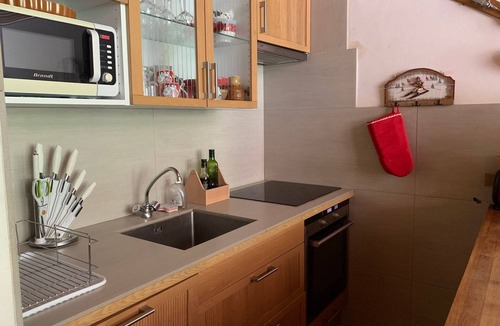 Pra Loup Apartment | Spacious 6-person apt. with balcony and direct piste access