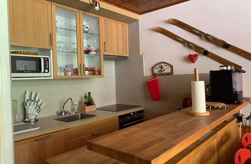 Pra Loup Apartment | Spacious 6-person apt. with balcony and direct piste access