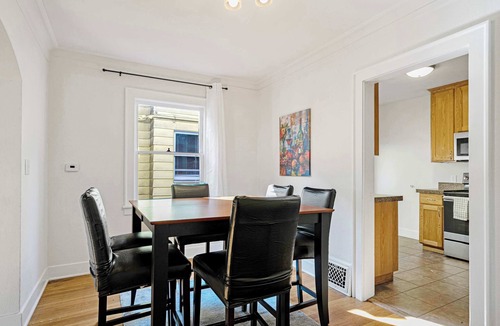 Stevens Condo | Spacious 6B6B duplex in Seattle