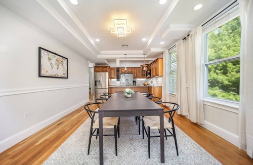 Upham's Corner House | Spacious 6BR 2unit near Downtown