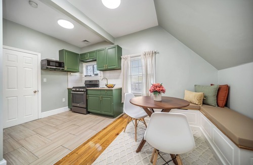 Upham's Corner House | Spacious 6BR 2unit near Downtown