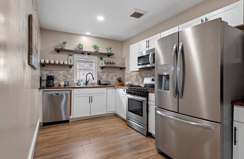 Springfield House | Spacious 6BR Getaway w/Fire Pit Sleeps 12