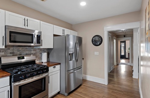 Springfield House | Spacious 6BR Getaway w/Fire Pit Sleeps 12