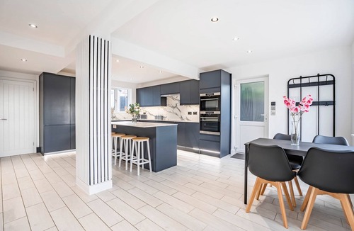 Ilkeston House | Spacious 6BR House – Ideal For Large Groups