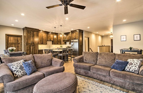 Alexandria House | Spacious 6BR Lake Victoria Retreat w/Private Dock