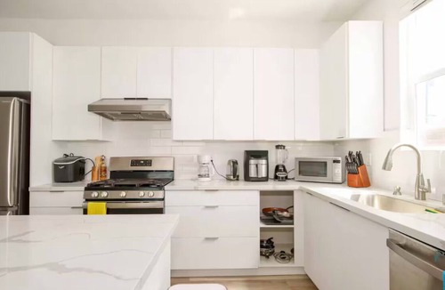 Midway City House | Spacious 6BR Near Disney w/Parking & Play Area