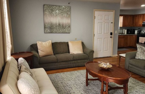 Newark Apartment | ♥ Spacious 6BR Newark Retreat Near NYC, EWR & Free Parking