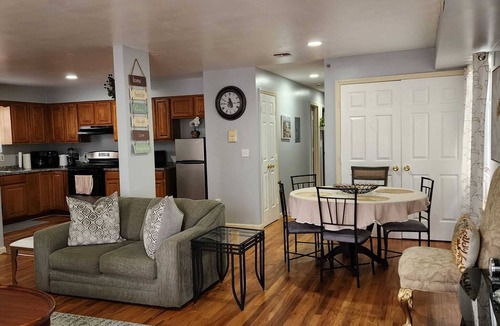 Newark Apartment | ♥ Spacious 6BR Newark Retreat Near NYC, EWR & Free Parking