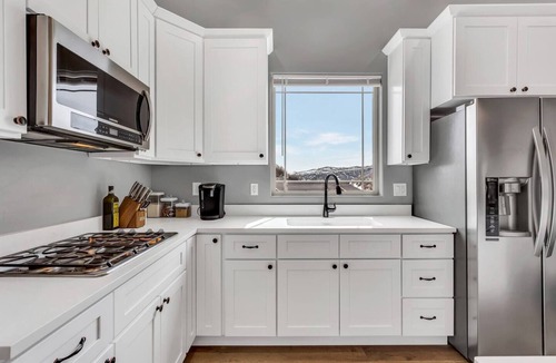Mountain Green House | Spacious 6BR Retreat w/Panoramic Views + 2 Kitchens