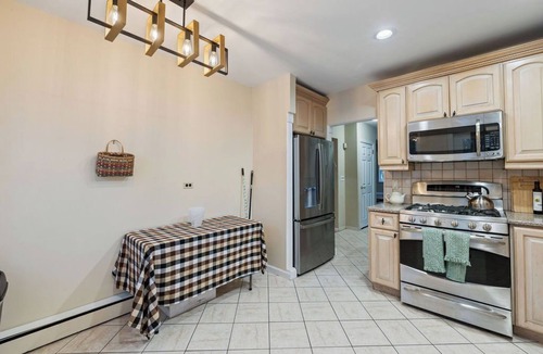 Stony Point House | Spacious 6BR Retreat w/Ballroom, Fire Pit & Huge Yard!