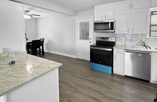 Mesquite House | Spacious 6BR Retreat 15 Mins to Downtown Dallas