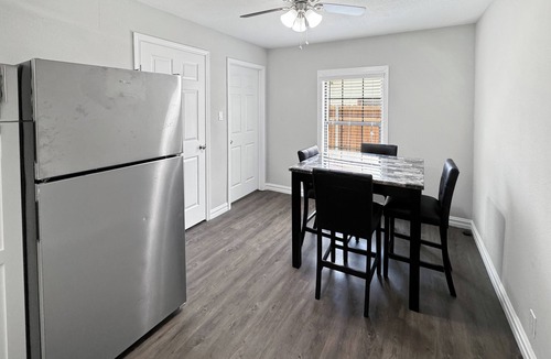 Mesquite House | Spacious 6BR Retreat 15 Mins to Downtown Dallas