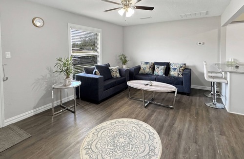 Mesquite House | Spacious 6BR Retreat 15 Mins to Downtown Dallas