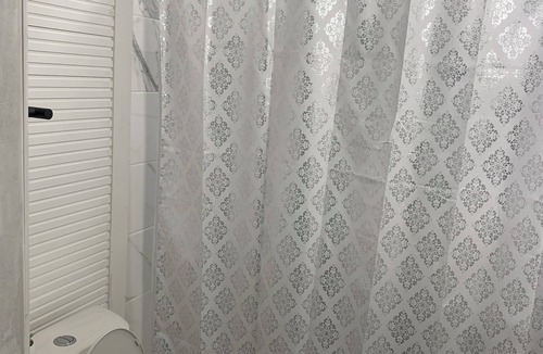 Rochester House | Spacious 6BR Retreat Near Downtown, Hospitals & Colleges