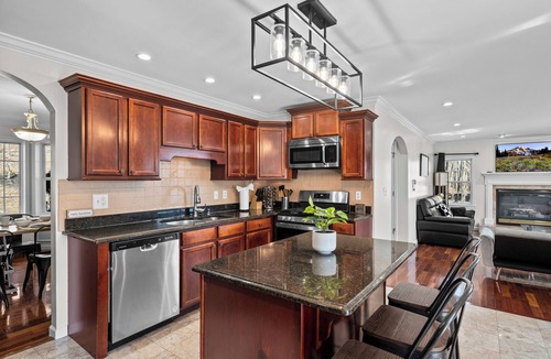 Bloomingburg House | Spacious 6BR Villa - Serene Scenic Mountain Escapenn