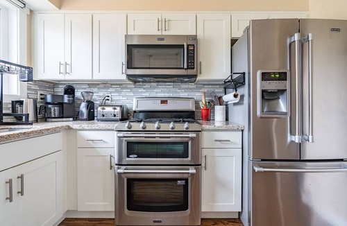 Brighton House | Spacious 6BR w/Game Room – Ideal for Groups