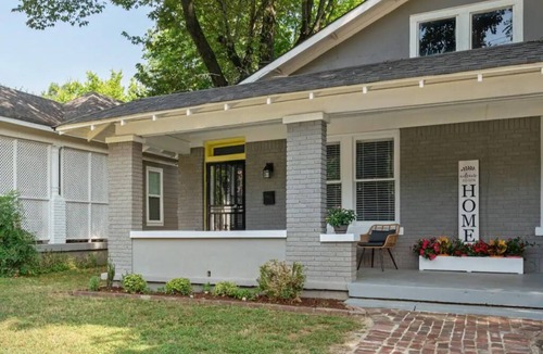 Midtown House | Spacious 7 bed duplex with two firepits & pool table, 10 minutes from Beale St.