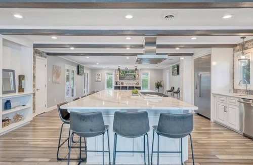 Penhook House | Spacious 7-bedroom house on Smith Mountain Lake private dock beautiful kitchen