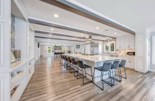 Penhook House | Spacious 7-bedroom house on Smith Mountain Lake private dock beautiful kitchen