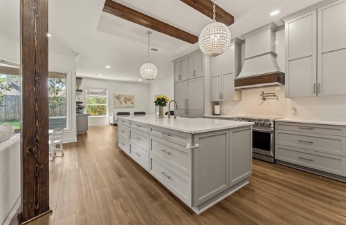 South Baton Rouge House | Spacious 7-bedroom house LSU fans Modern