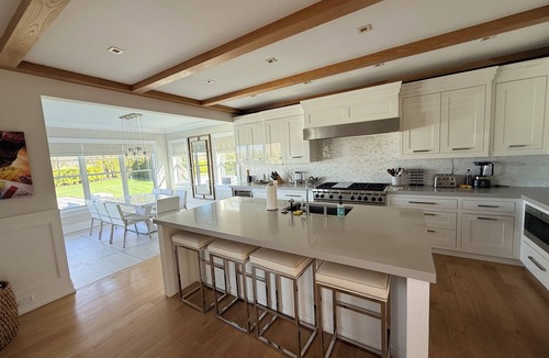 Bridgehampton House | Spacious 7-bedroom Estate with Pool and Spa