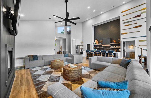 Hot Springs House | Spacious 7-bedroom house with Pool in beautiful Hot Springs