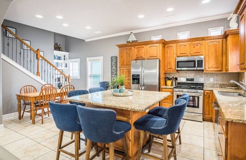 Sand Point House | Spacious 7 Bedroom I Walk to the Beach I Pool/Hot Tub Access