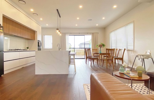 Flat Bush House | Spacious 7 BRs & 4.5 BHs house on Longhorn Drive