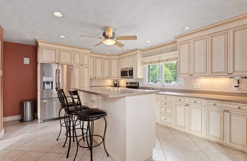 Wakefield House | Spacious 7-Room House Near Boston & Salem With Yard and Parking