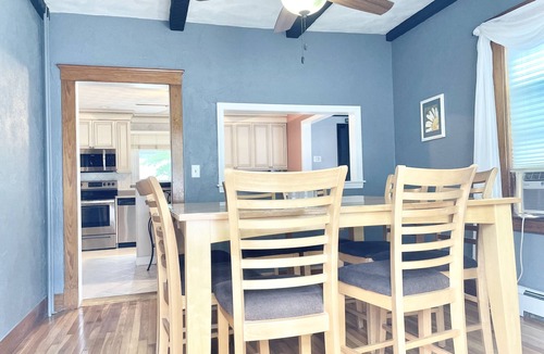 Wakefield House | Spacious 7-Room House Near Boston & Salem With Yard and Parking