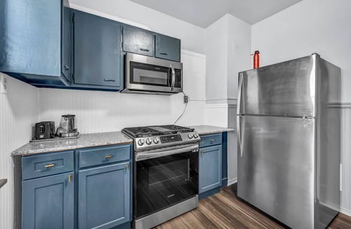 Buffalo House | Spacious 7BR Arcade WiFi FreeParking 3King Sleep 19