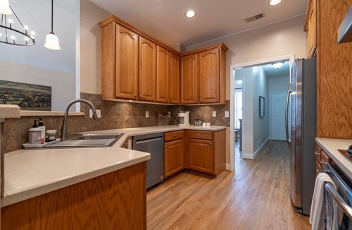 Woodstock House | Spacious 7BR for 12 | Private BKYD & New Amenities