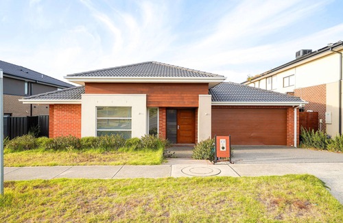 Clyde North House | Spacious 7BR Home in Clyde - Ideal for Groups