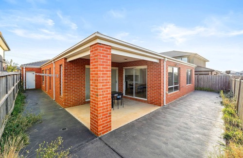 Clyde North House | Spacious 7BR Home in Clyde - Ideal for Groups