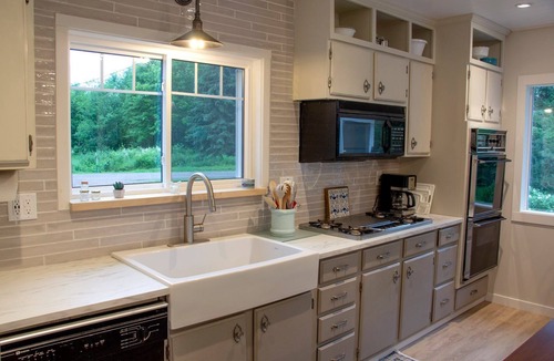 Holcombe House | Spacious 7BR Lakefront Retreat – Perfect for Multi-Generational Getaways!