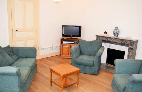 Yzeures-sur-Creuse Cottage | Spacious 8-bedroom gite with garden, Pets welcome, Wifi, Parking