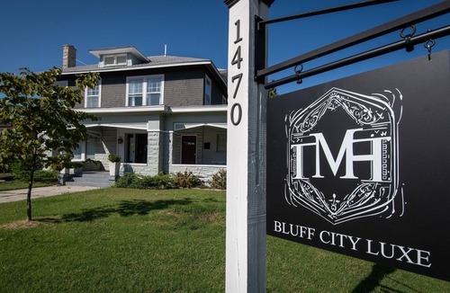 Central Gardens House | Spacious 8-bedroom house in charming midtown, WiFi, game rooms, fitness center