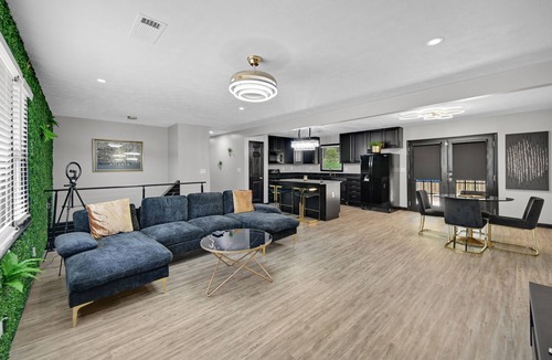 Ellenwood House | *Spacious 8 beds home 15 mins from Downtown*