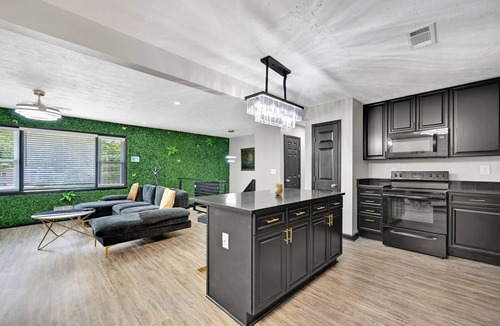 Ellenwood House | *Spacious 8 beds home 15 mins from Downtown*