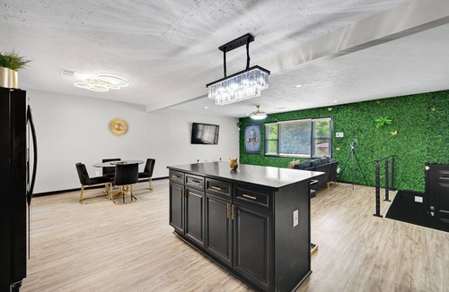 Ellenwood House | *Spacious 8 beds home 15 mins from Downtown*